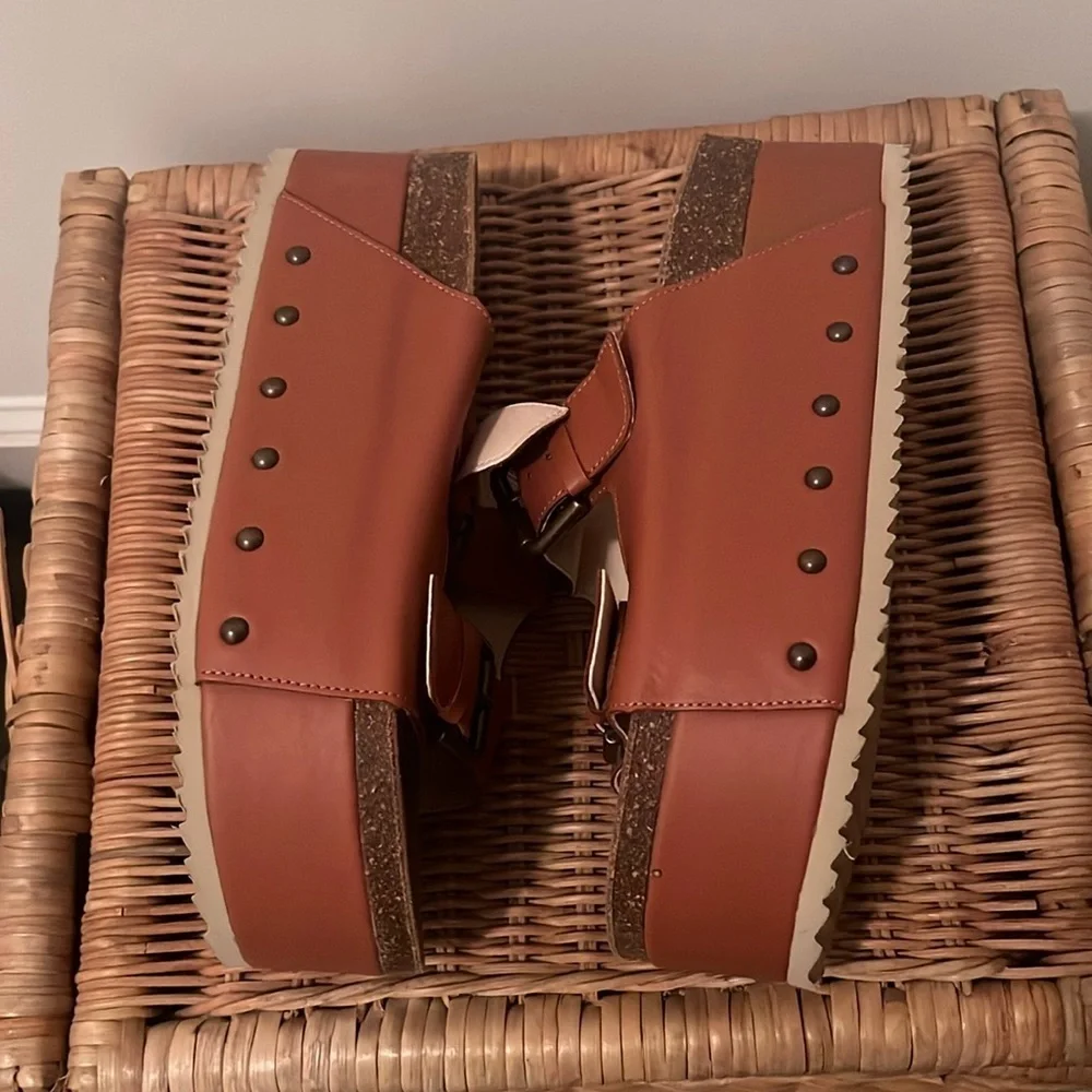 Free People x Intentionally Cooper-2 Platform Sandal size 9.5-10 NEW
